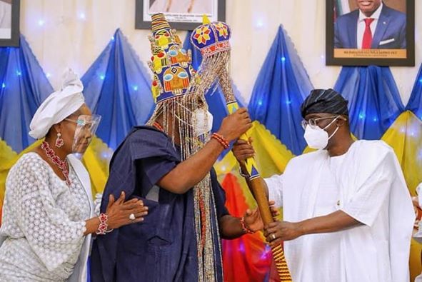 SANWO-OLU PRESENTS STAFF OF OFFICE TO ALARA OF ILARA