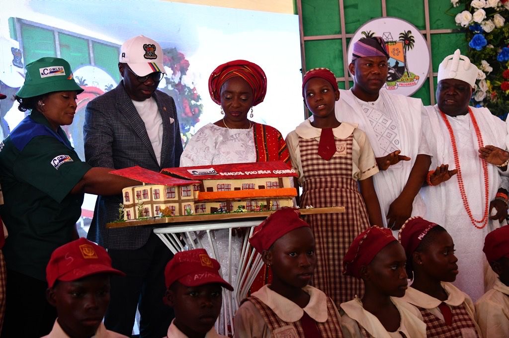 SANWO-OLU INAUGURATES 15-CLASSROOM BLOCK OGOMBO SENIOR HIGH SCHOOL