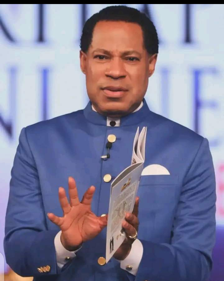 SANWO-OLU CONGRATULATES PASTOR CHRIS OYAKHILOME AT 60